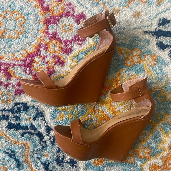 SOLD!! Breckelles Women Tan Leatherette Single Band Ankle Strap Platform Wedge - Picture 9 of 11